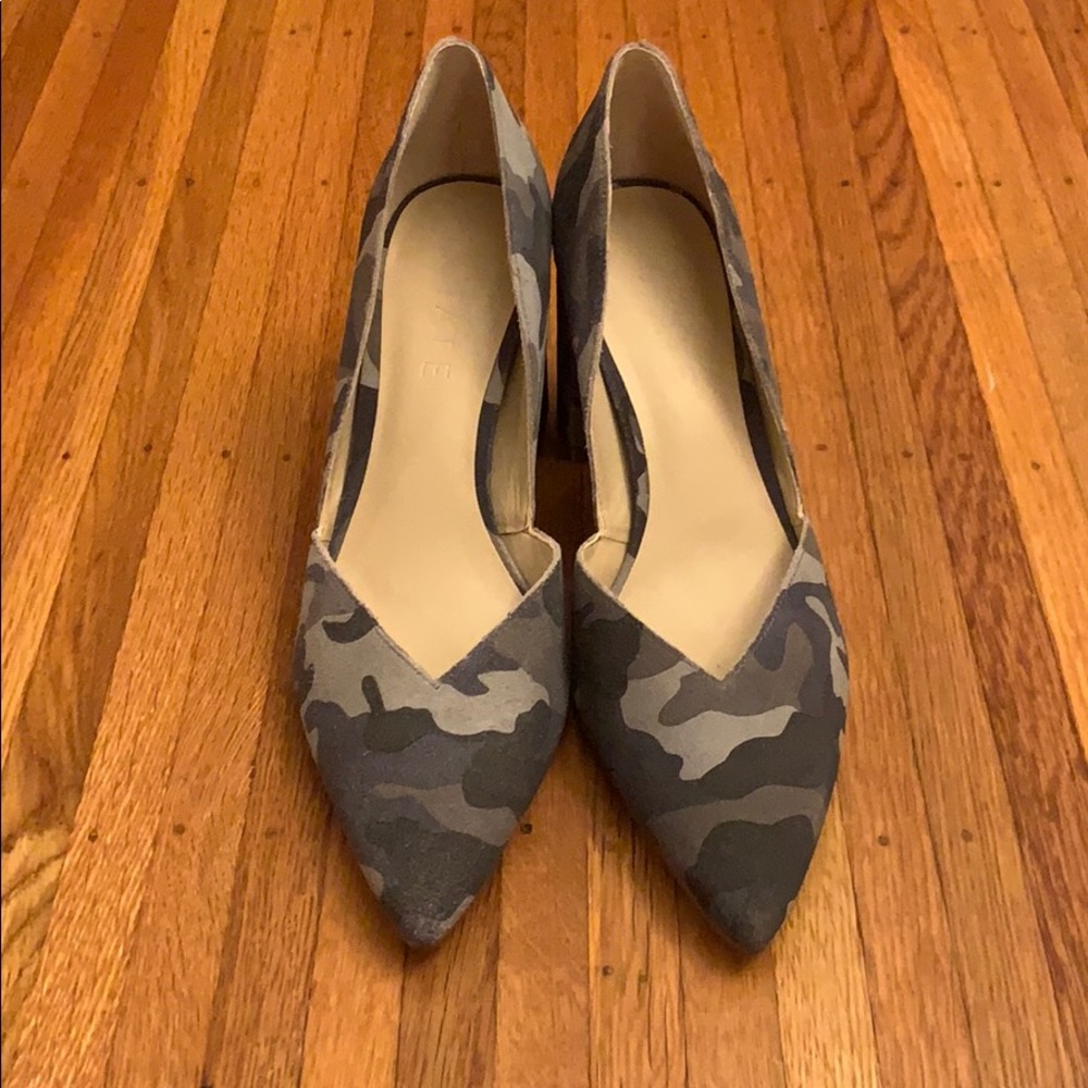 Blue camo print pumps size 10M